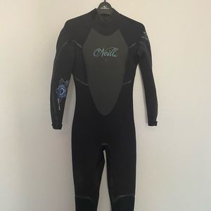 Woman’s wetsuit full size 6 O’Neill 3:2
